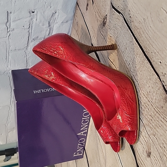 Enzo Angiolini Shoes - Enzo Angiolini size 7 shoes, dark red patent